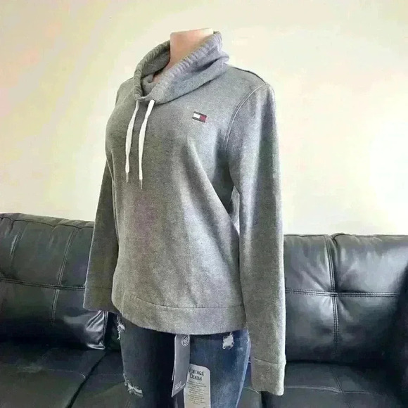 Tommy Hilfiger Sport long sleeve sweater pullover Women's Size M - Picture 1 of 12